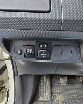 Toyota Auris cena 25900 przebieg: 188315, rok produkcji 2012 z Chocianów małe 352